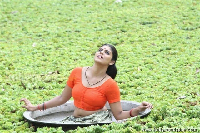 Malayalam Actress Iniya Sexy Pictures