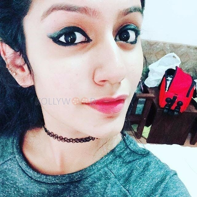 Malayalam Actress Priya Prakash Varrier Pictures