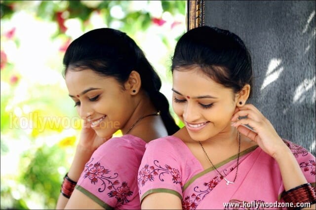 Mallela Teeramlo Sirimalle Puvvu Heroine Sri Divya Stills