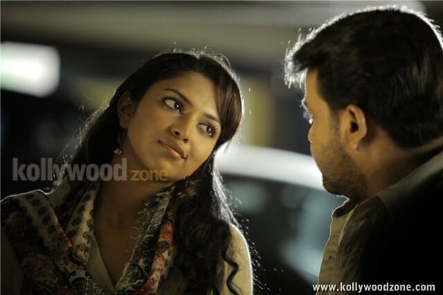 Mallu Babe Amala Paul In Run Baby Run Movie Pictures