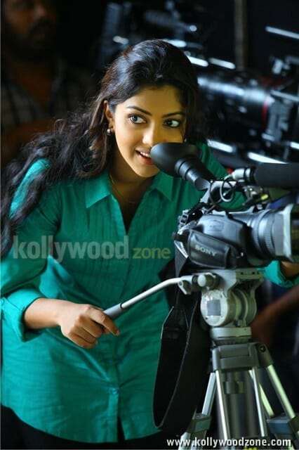 Mallu Babe Amala Paul In Run Baby Run Movie Pictures