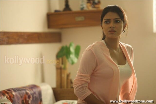 Mallu Babe Amala Paul In Run Baby Run Movie Pictures