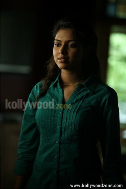 Mallu Babe Amala Paul In Run Baby Run Movie Pictures