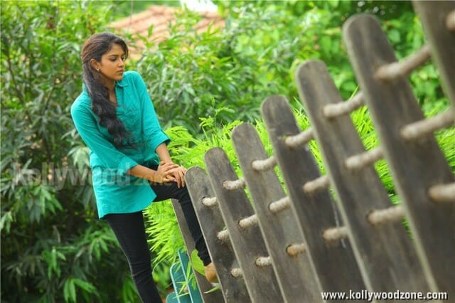 Mallu Babe Amala Paul In Run Baby Run Movie Pictures