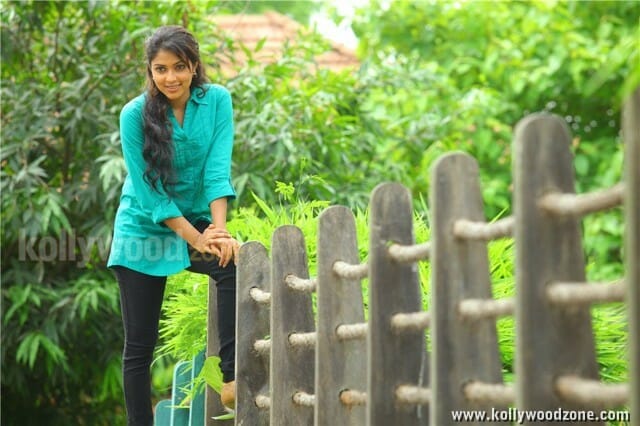 Mallu Babe Amala Paul In Run Baby Run Movie Pictures