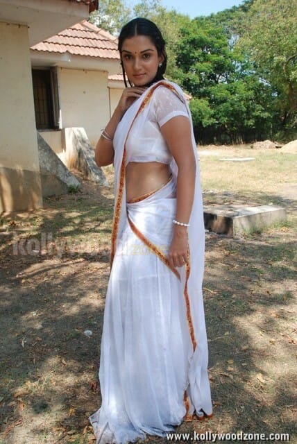 Mallu Babe Honey Rose Pictures