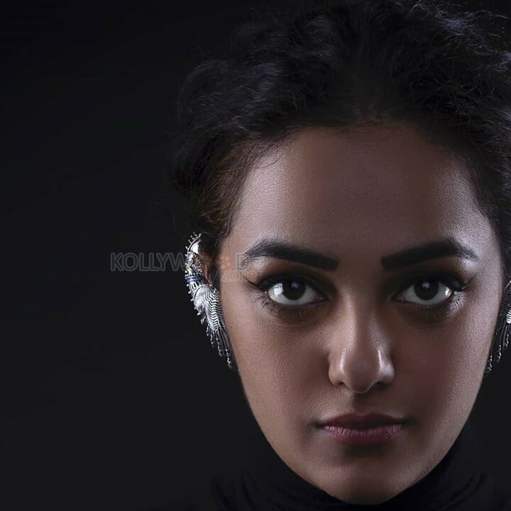 Mallu Beauty Nithya Menen Photos