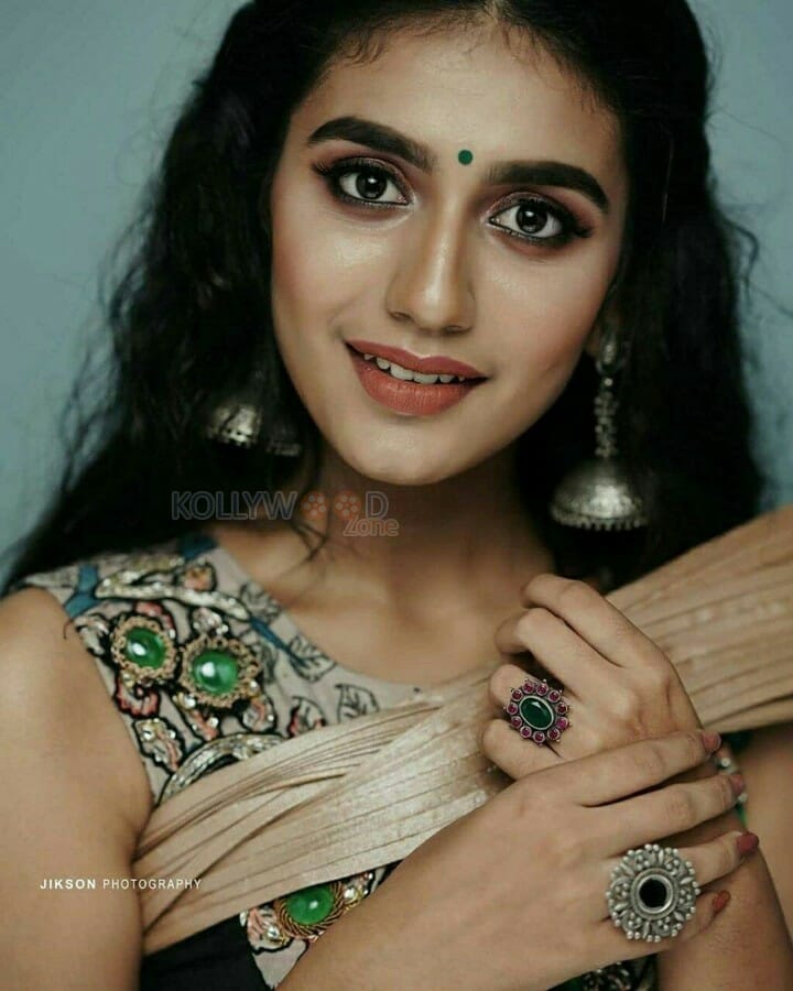 Mallu Heroine Priya Prakash Varrier Stills