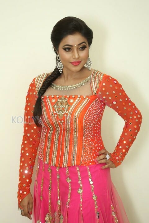 Manal Kayaru Movie Heroine Poorna Photos