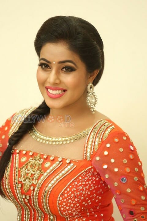 Manal Kayaru Movie Heroine Poorna Photos