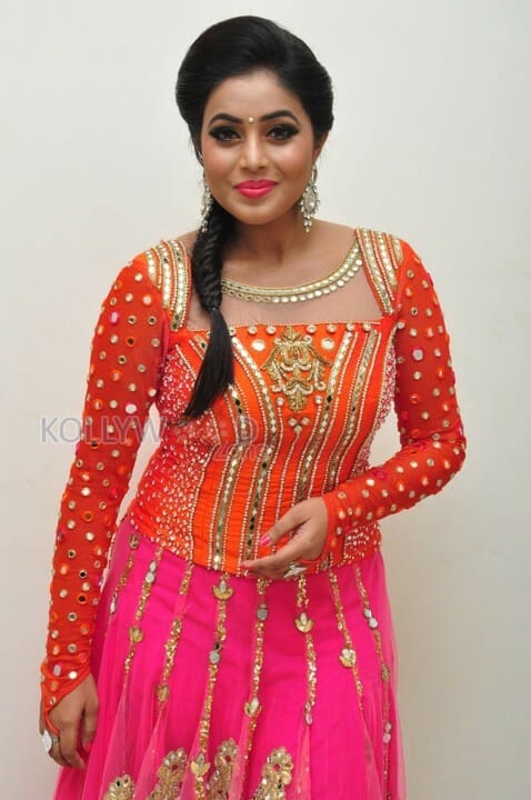 Manal Kayaru Movie Heroine Poorna Photos