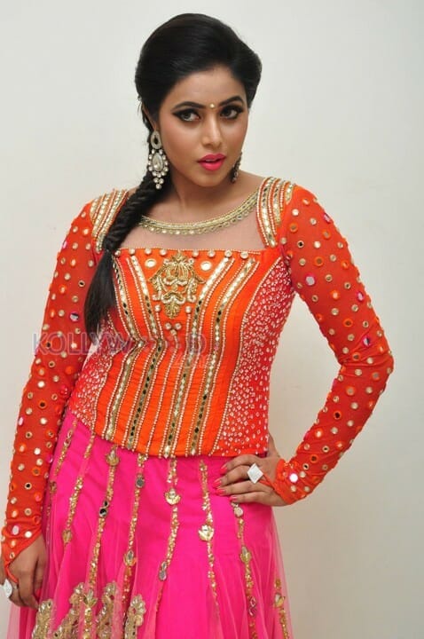 Manal Kayaru Movie Heroine Poorna Photos