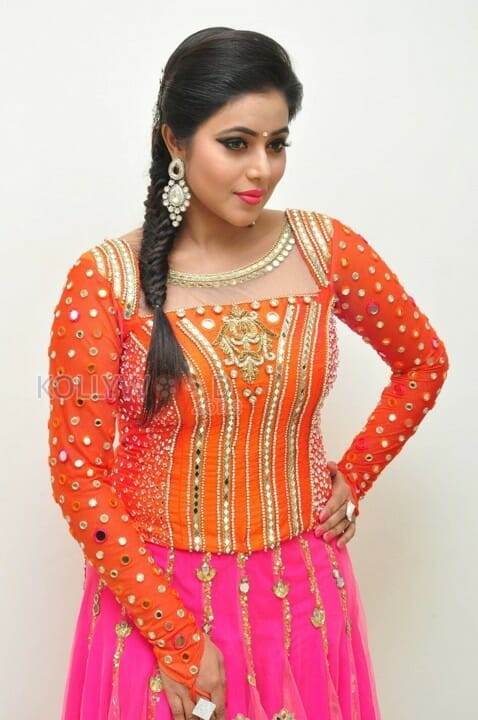 Manal Kayaru Movie Heroine Poorna Photos