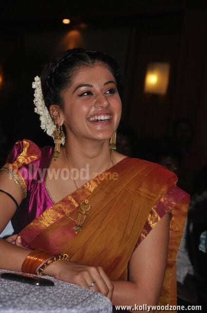 Maranthen Mannithen Heroine Tapsee Pictures