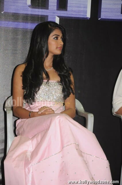 Mugamoodi Heroine Pooja Hegde Photos