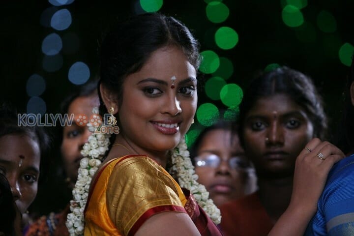 Nalanum Nandhinium Heroine Nandita Pictures