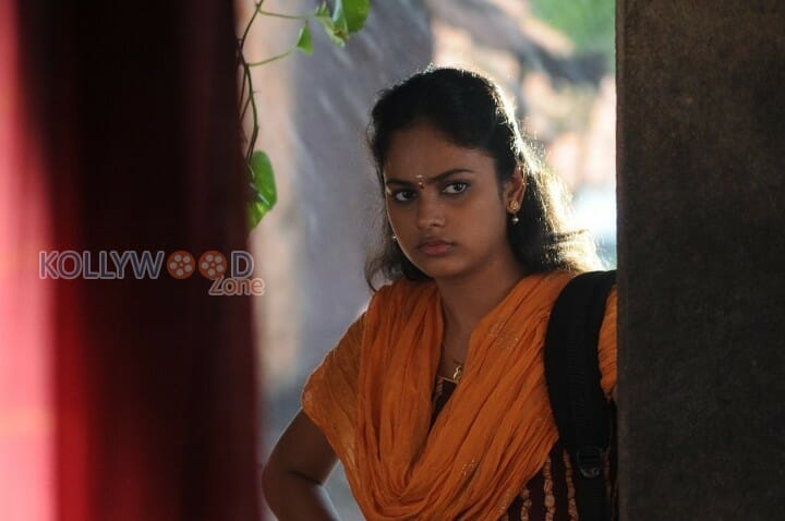 Nalanum Nandhinium Heroine Nandita Pictures