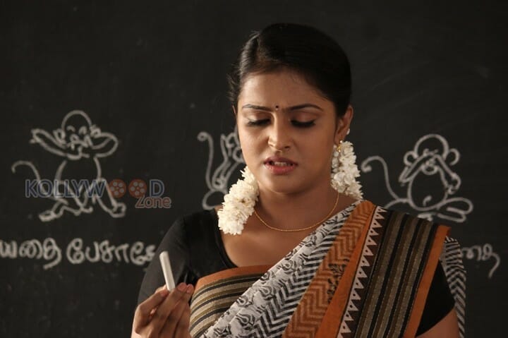 Nallu Polisum Nalla Irundha Oorum Movie Heroine Remya Nambeesan Photos