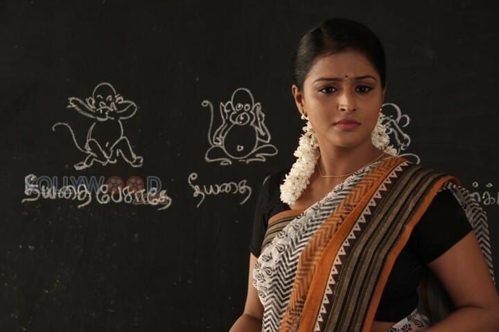 Nallu Polisum Nalla Irundha Oorum Movie Heroine Remya Nambeesan Photos