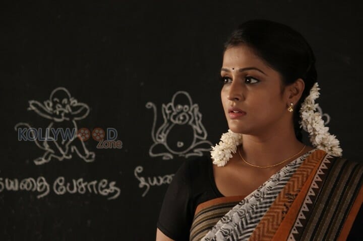 Nallu Polisum Nalla Irundha Oorum Movie Heroine Remya Nambeesan Photos