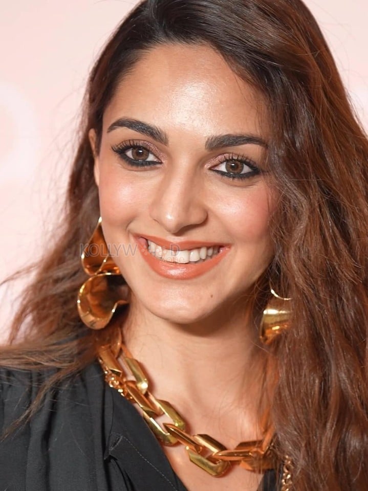 New Mommy Kiara Advani Radiant Photos 01