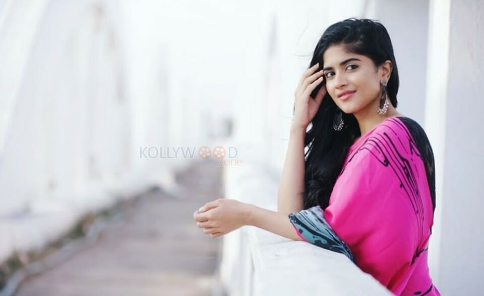 Petite Megha Akash Photoshoot Images