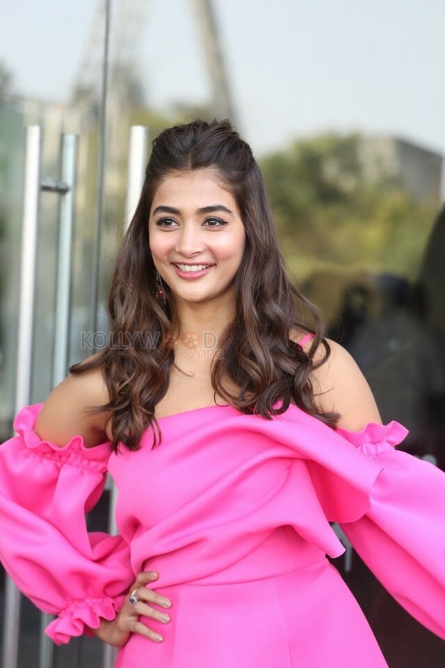 Pooja Hegde At Ala Vaikunthapurramuloo Thanks Meet Pictures