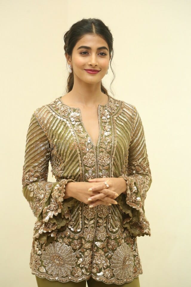 Pooja Hegde At Aravinda Sametha Success Meet Photos