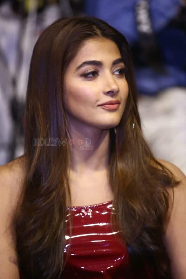 Pooja Hegde at Beast Movie Press Meet Pictures 08