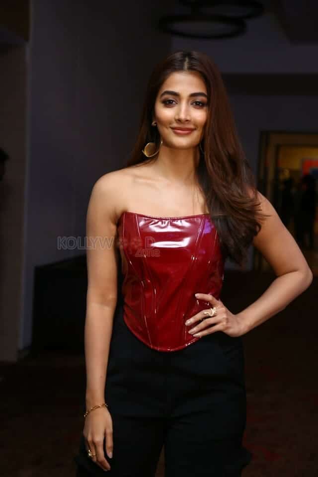 Pooja Hegde at Beast Movie Press Meet Pictures 17