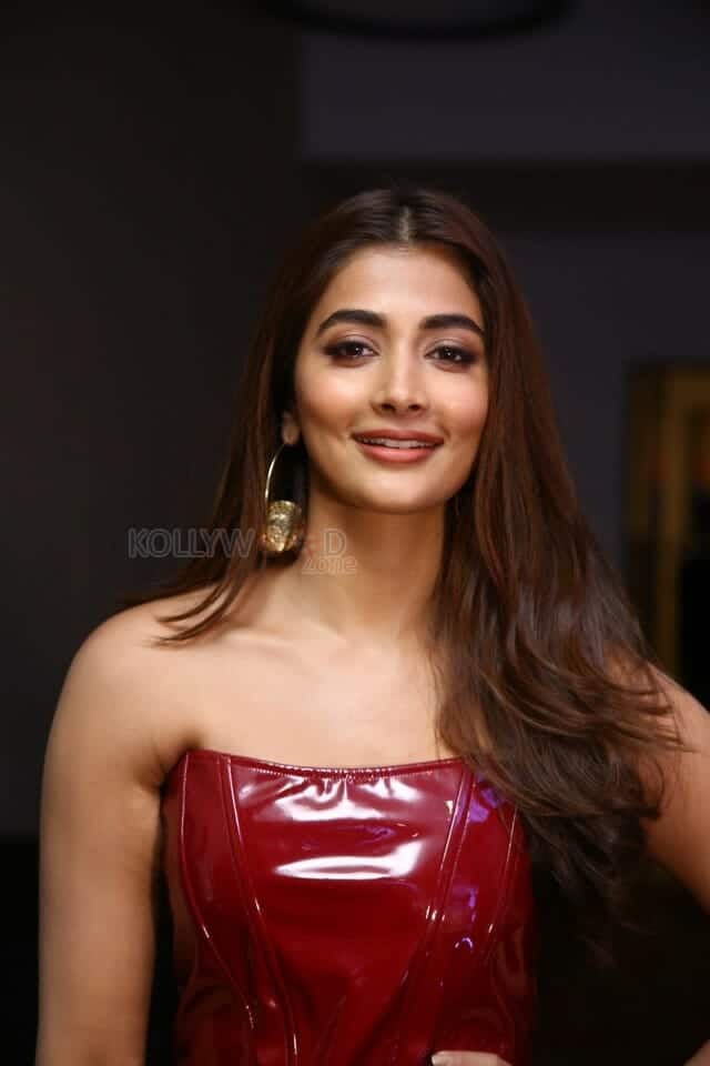 Pooja Hegde at Beast Movie Press Meet Pictures 20