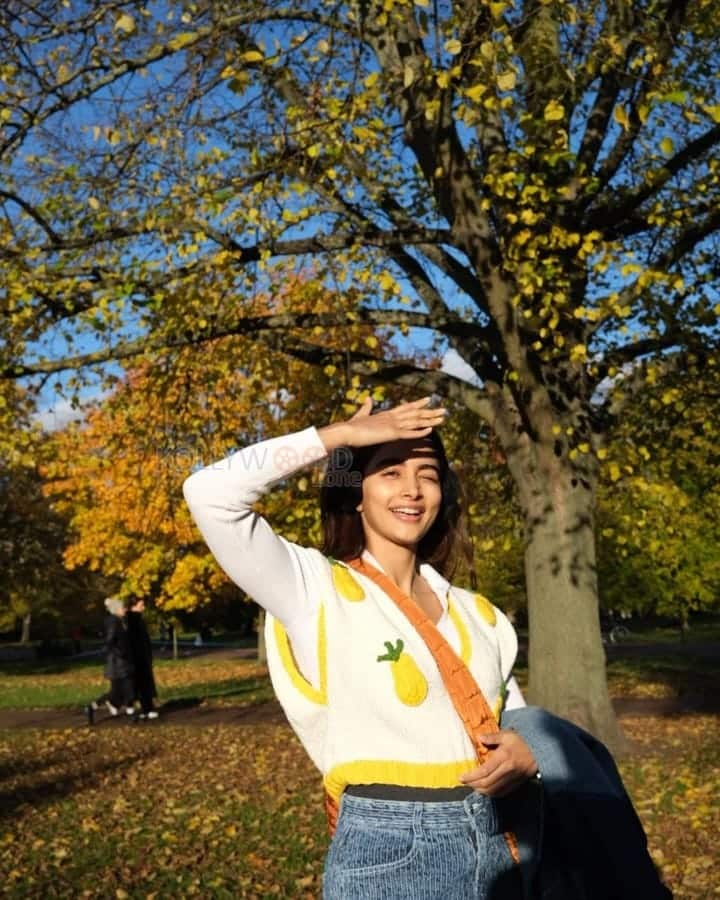 Pooja Hegde in Hyde Park London Pictures 04