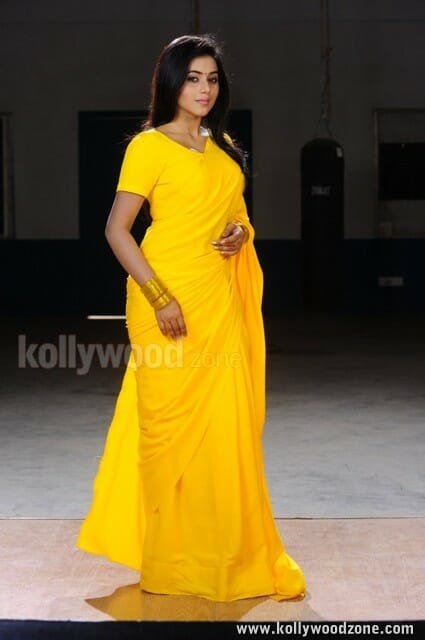 Poorna Sexy Saree Pictures