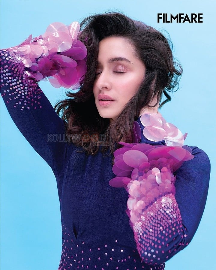 Pretty Bollywood Babe Shraddha Kapoor Filmfare Photoshoot Stills 03