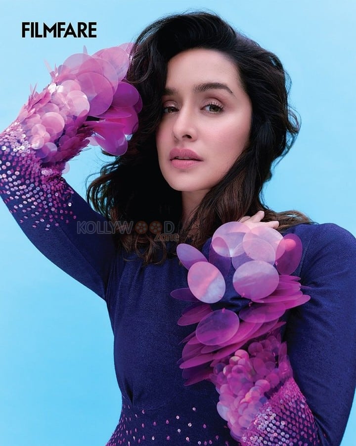 Pretty Bollywood Babe Shraddha Kapoor Filmfare Photoshoot Stills 05