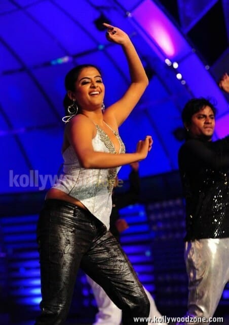 Priyamani Dancing At Lux Cine Awards