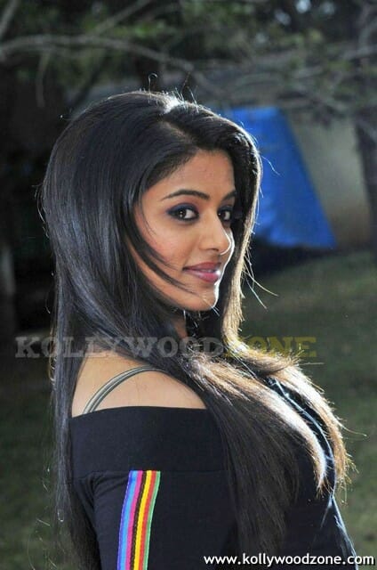 Priyamani Image Gallery