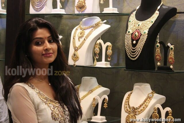 Punnagai Arasi Sneha Pictures