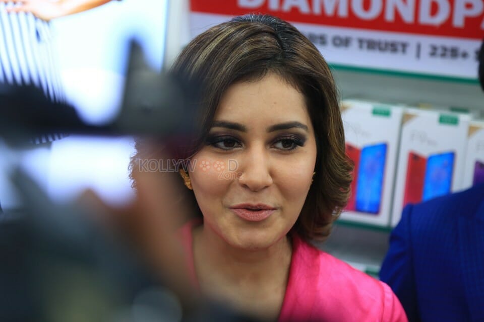 Raashi Khanna At Big C Th Store Launch At Vizag Photos