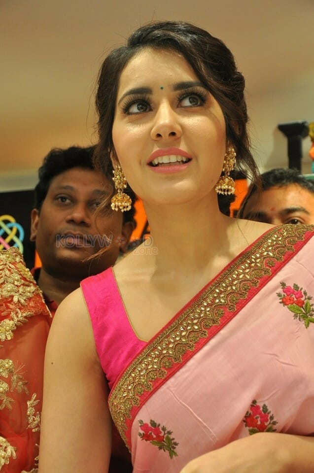 Raashi Khanna At The Launch Of Klm Fashion Mall Photos