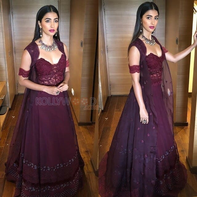 Race Actress Pooja Hegde Photos