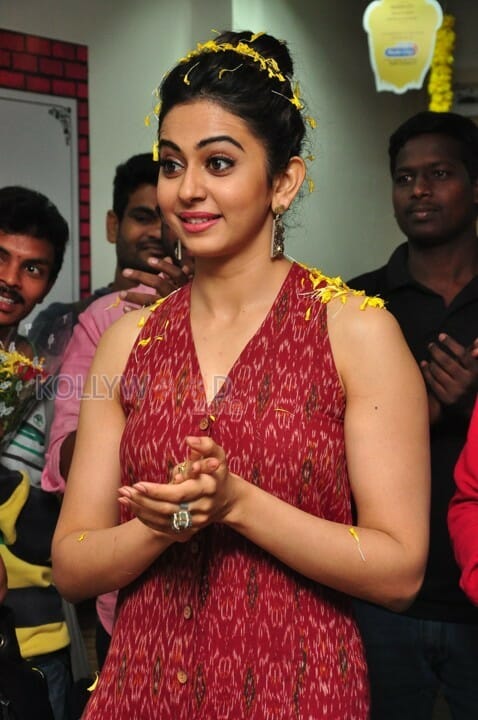 Rakul Preet Singh At Radio City Photos