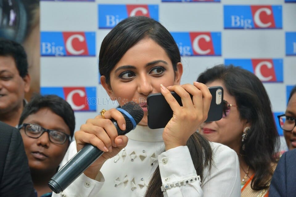 Rakul Preet Singh Bic Lucky Draw At Nellore Pictures