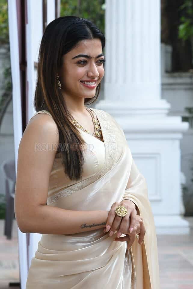 Rashmika Mandanna at Pushpa Movie Pre Release Interview Photos 20