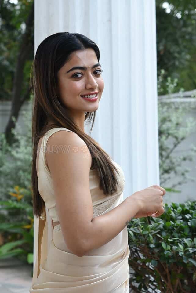 Rashmika Mandanna at Pushpa Movie Pre Release Interview Photos 23