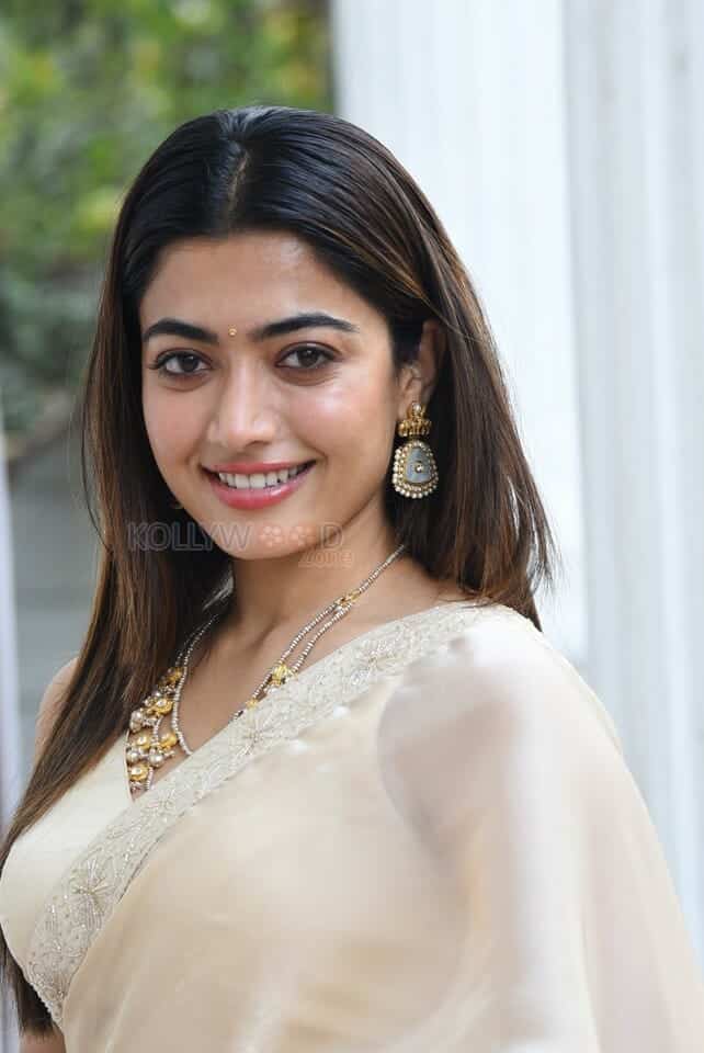 Rashmika Mandanna at Pushpa Movie Pre Release Interview Photos 32