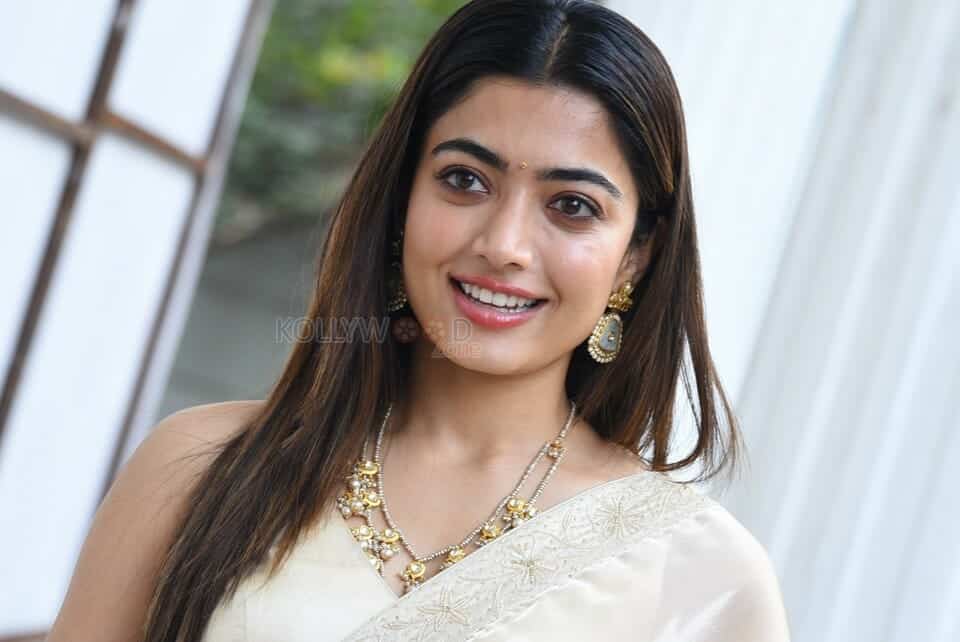 Rashmika Mandanna at Pushpa Movie Pre Release Interview Photos 33