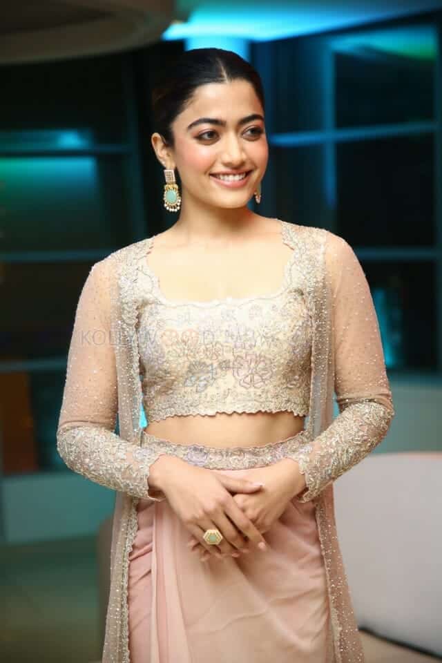 Rashmika Mandanna at Pushpa Movie Pre Release Interview Photos 69