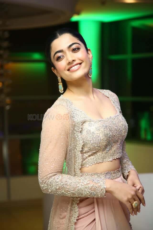 Rashmika Mandanna at Pushpa Movie Pre Release Interview Photos 70