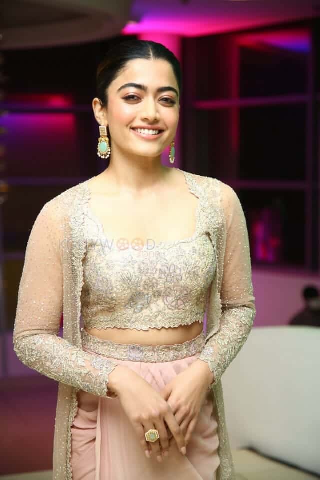 Rashmika Mandanna at Pushpa Movie Pre Release Interview Photos 75